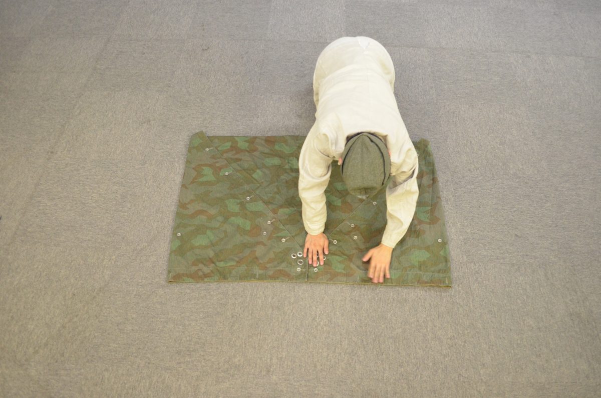 手順3：左右を折り四角にする